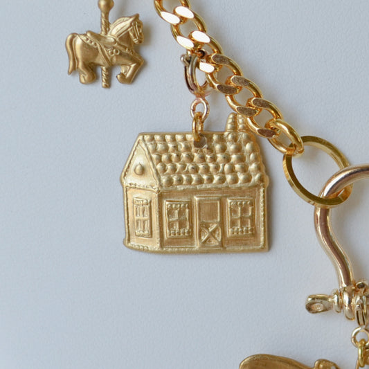 Cottage Charm • Halfable